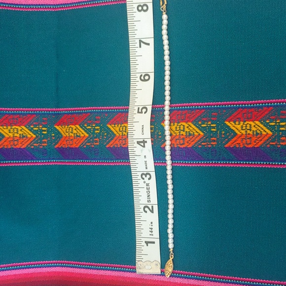 Vintage Petite Faux Pearl Women's Bracelet, 7.5 inches, White/Gold-tone - Picture 5 of 10